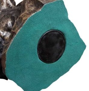 dog statue bottom close