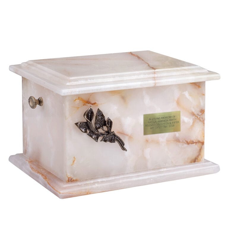 Biała urna kremacyjna z naturalnego onyksu