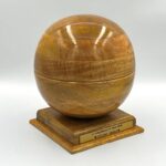 wood sphere urn for ashes, Urna drewniana w kształcie kuli