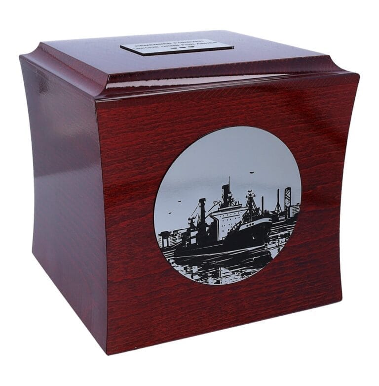 Cremation urn with ship, urna pogrzebowa ze statkiem
