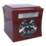 urn with pyramids, tematyczna urna z piramidami