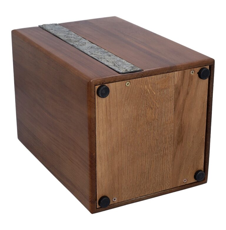 Urne aus massiver Eiche (Boden)