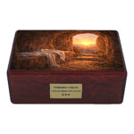 urna cristiana tomba vuota Gesù risurrezione urna ceneri legno vista frontale