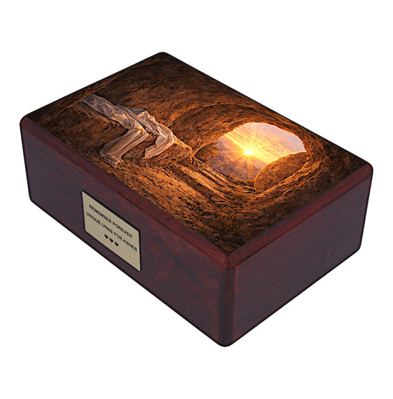 coperchio urna legno tomba vuota risurrezione opera religiosa dettagliata vista dall'alto