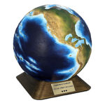 Urna globo terráqueo XXL Tierra para dos con placa conmemorativa y soporte bronce